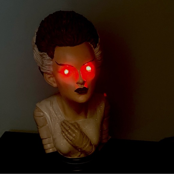 Bride of Frankenstein Bust Light Up Halloween Decor - Picture 15 of 16